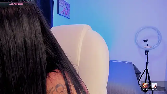 selenastonne (F young) - Show your those BIG tits 🥵