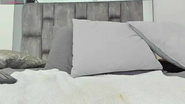 alyssia_ocean (F milf) - double penetration and squirt