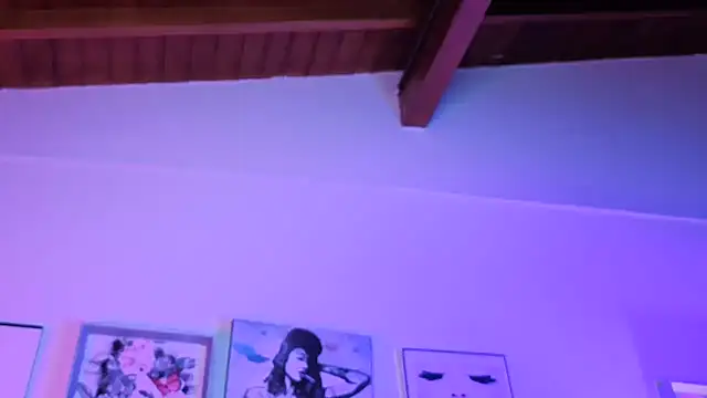 pocahontamoon webcam