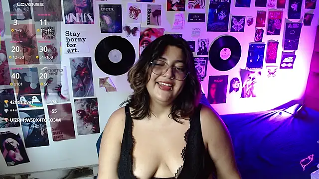 Roxy_f_w webcam