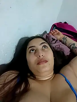 xandra252 (F young) - Doble penetración con juguete vaginal