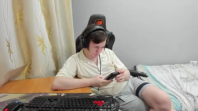 iliaskrislove (M young) - naked