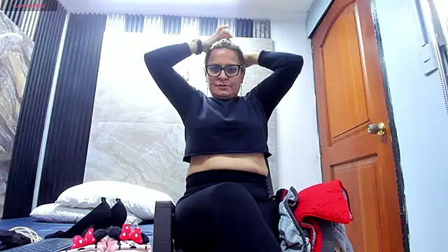 Agatha_Pleasure webcam