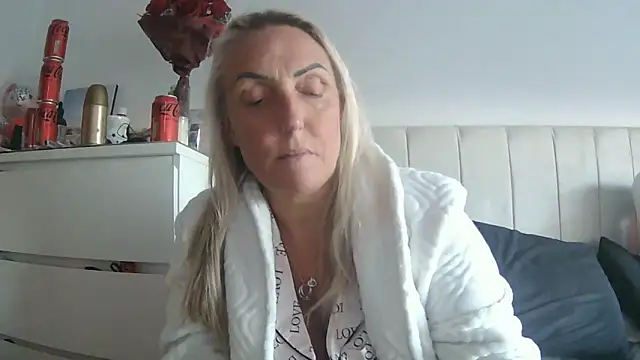 theblondecocklover webcam