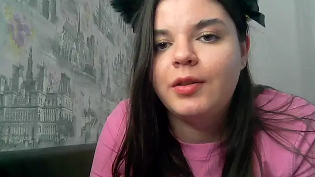 VictoriaPricee webcam