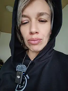 MARILYNMADELENAKOVANOVA webcam