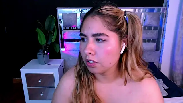 free adult cam xxx Sofiazaf 