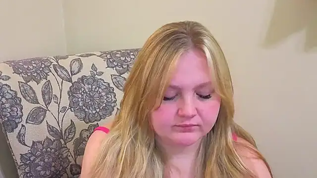 PhatAssBlond webcam