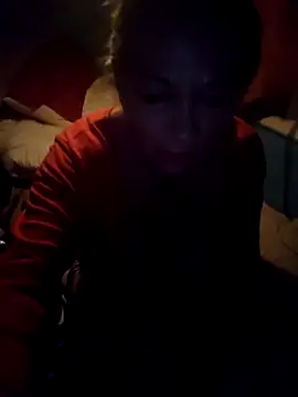 Webcam Model (Hot-Muci) is live