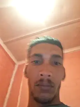 NaughtyGuy0071 webcam