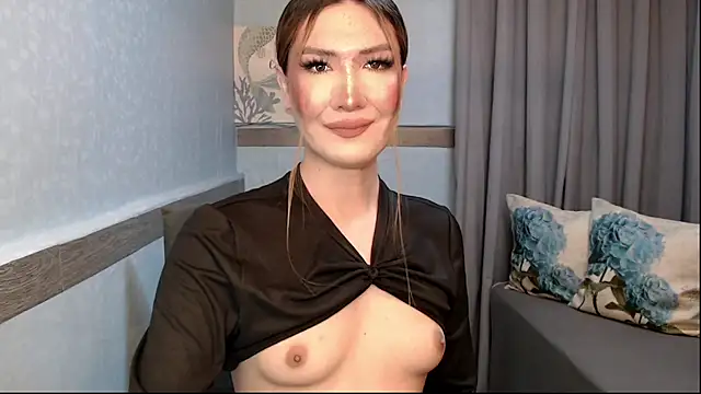 xMeganFucks69 webcam