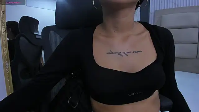 carolinefyre - CarolineFyre's free webcam - UK Sex Cams