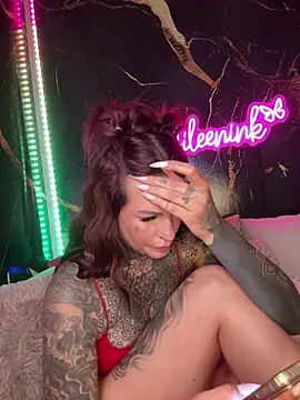 AileenInkOfficial webcam