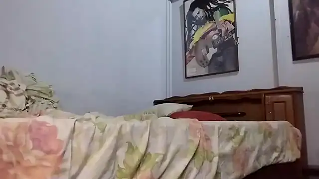 self-sufficientplay webcam