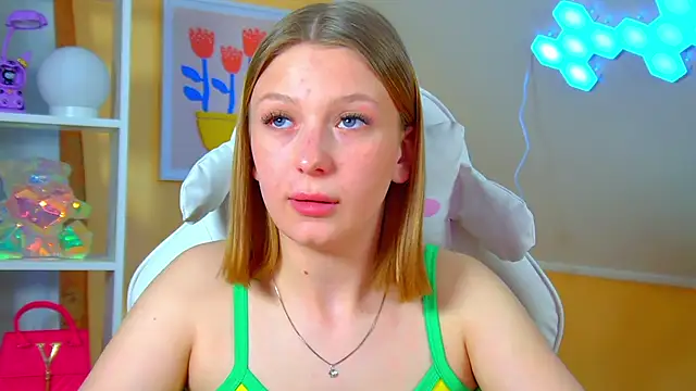 BeatriceBinoche webcam