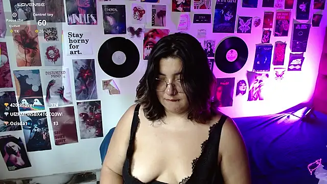 Roxy_f_w webcam
