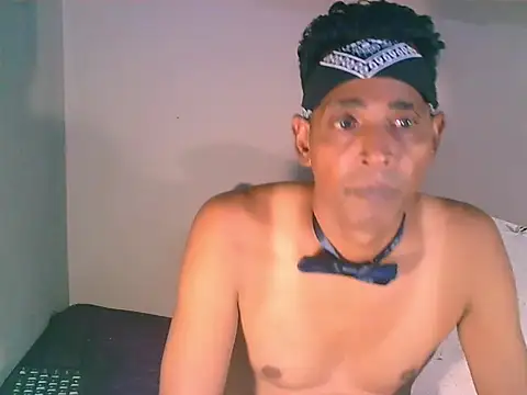 IndianHunk01 webcam