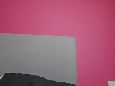 Slutty_Kiki_Bella webcam