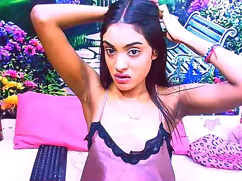 IndianPretty14u2Luv webcam