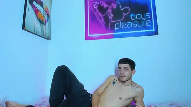 Pleasure_boys_hot webcam