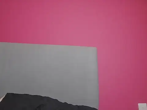 Slutty_Kiki_Bella webcam