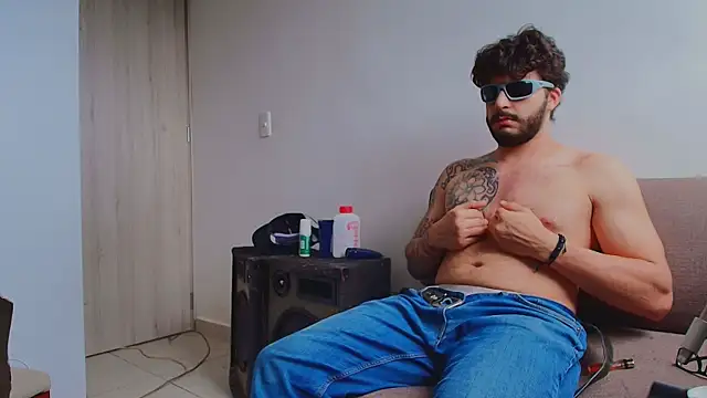 thomas_gun - Thomas_gun's free webcam - UK Sex Cams