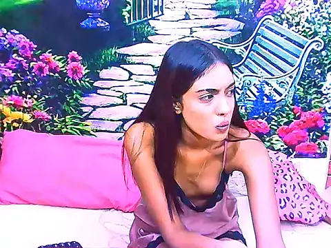 IndianPretty14u2Luv webcam