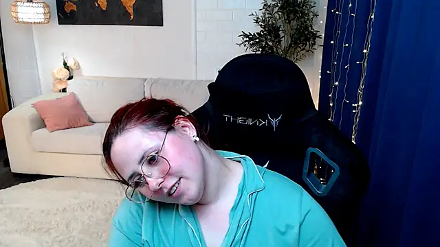 Hennessy_bunny webcam