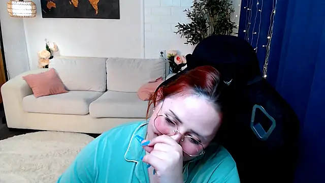 Hennessy_bunny webcam