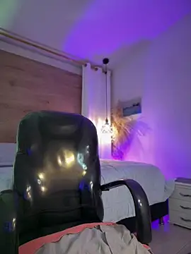 halaaa_1 - Halaaa_1's free webcam - UK Sex Cams