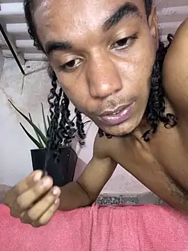 sexyquerubin (M twink) - Show ass + oil