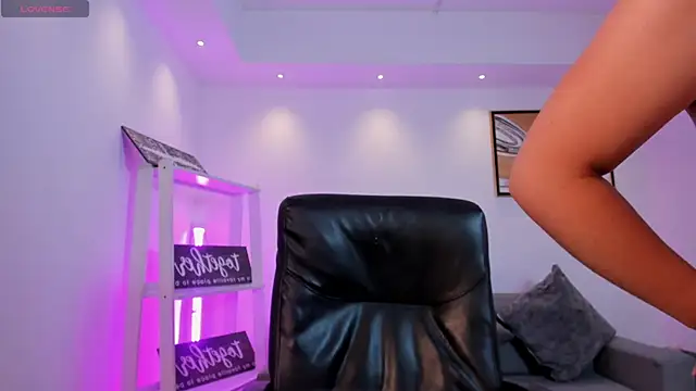 Alicee_Broownn webcam