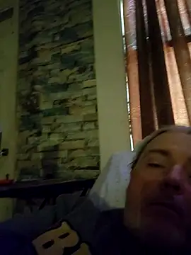 Hotredheadandtoungelasher webcam