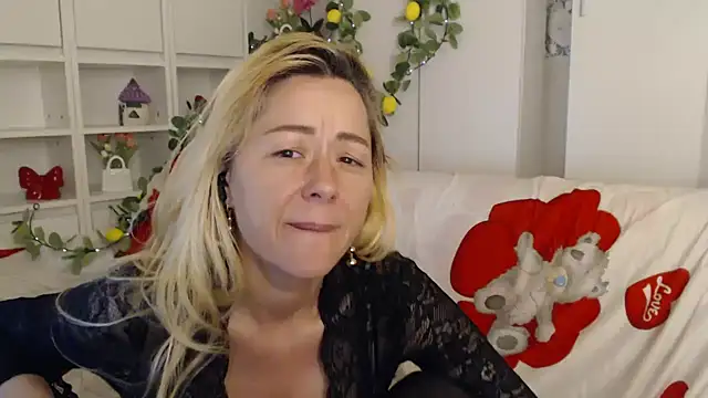 _karolynesyera_ webcam