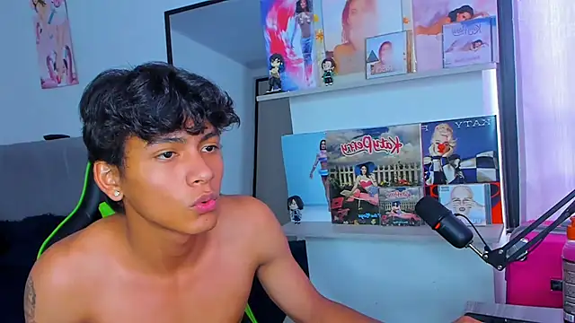 paultallx (M twink) - remove clothes