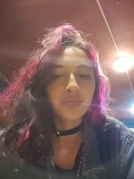 Webcam Model (_Laary_Lily)  is live.Free join now!