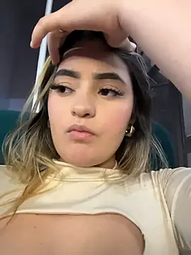 Antonella_Julieta webcam