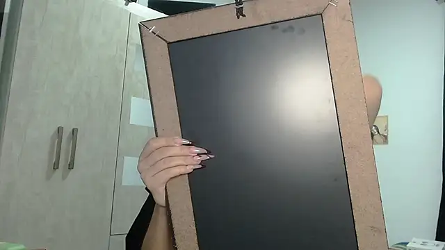 Victoria_Piercee1 webcam