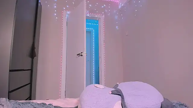 Mikaella_Nicole webcam