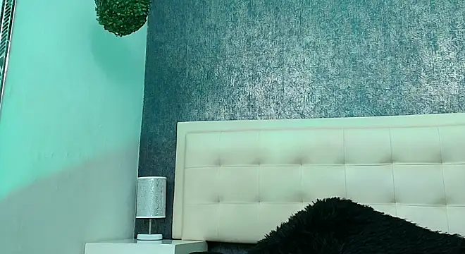 Cloeandtyfanny webcam