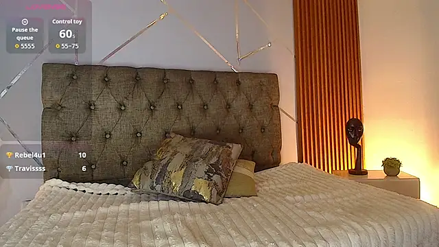 charlottee_white webcam