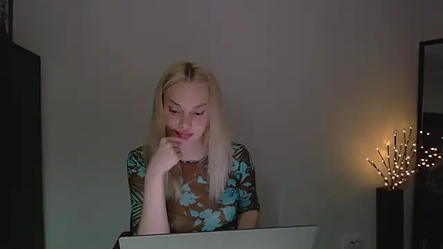 Lia_noo_regrets webcam