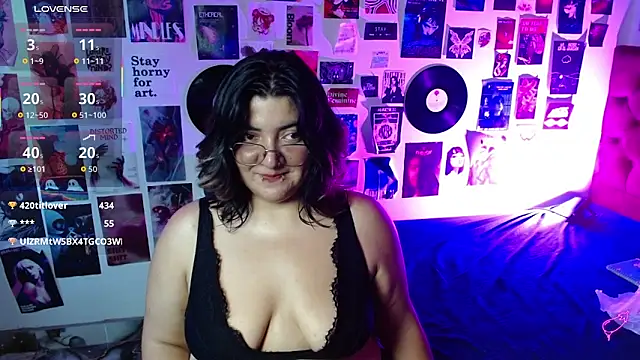 Roxy_f_w webcam
