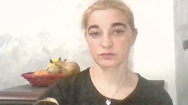 GoldenAngelMilf webcam