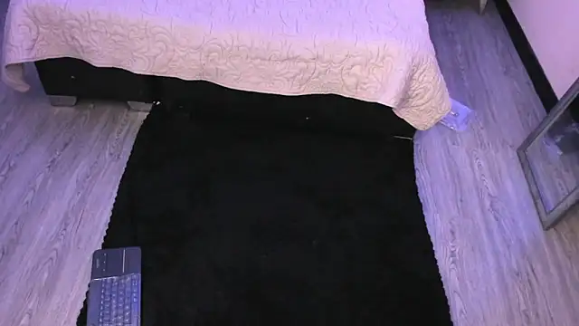 Juliette_Leroyy webcam