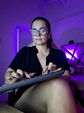 MariaPau_83 webcam
