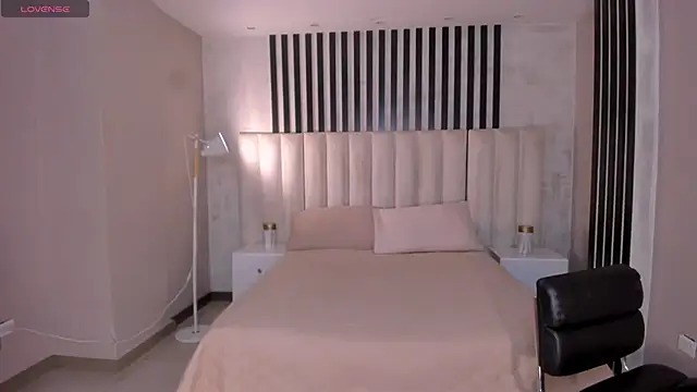 sunnyrivers - SunnyRivers's free webcam - UK Sex Cams