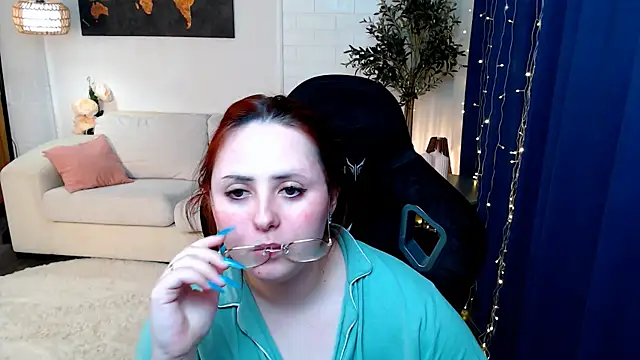 Hennessy_bunny webcam