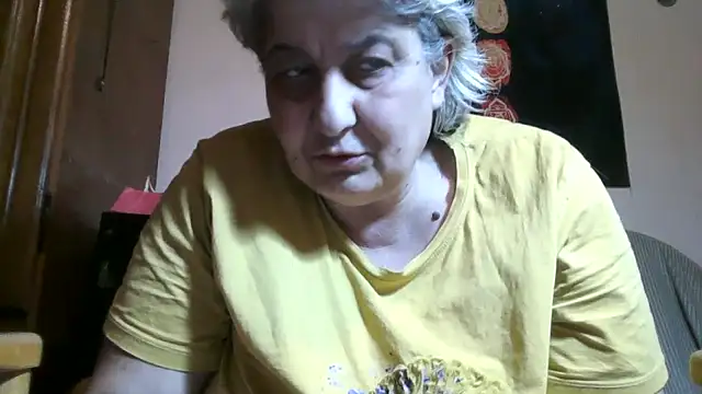 ExquisiteMature webcam