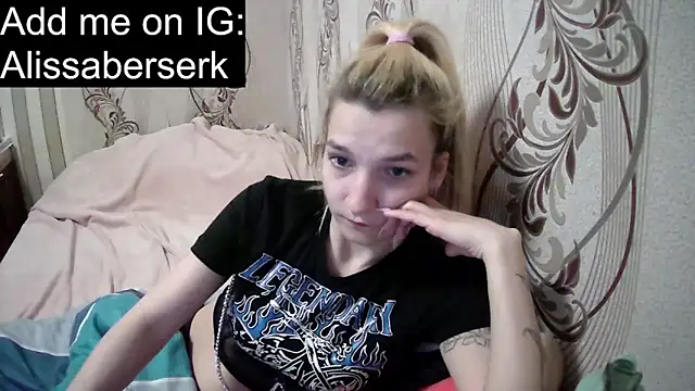 alissaclark (F young) - Stripteasse and cumming!